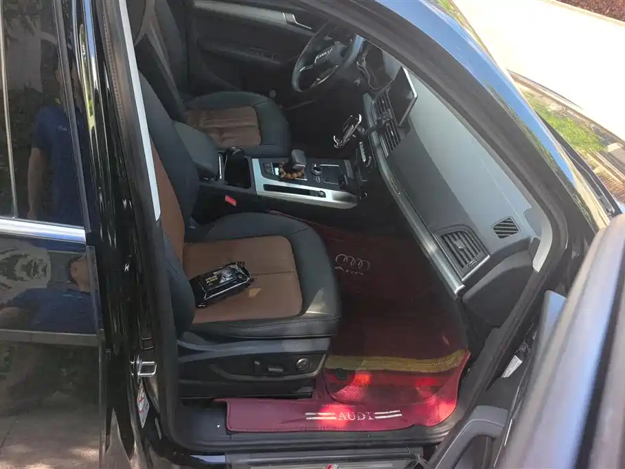 Audi Q5L 2020 Facelift 40 TFSI Honor Fashion фото 8