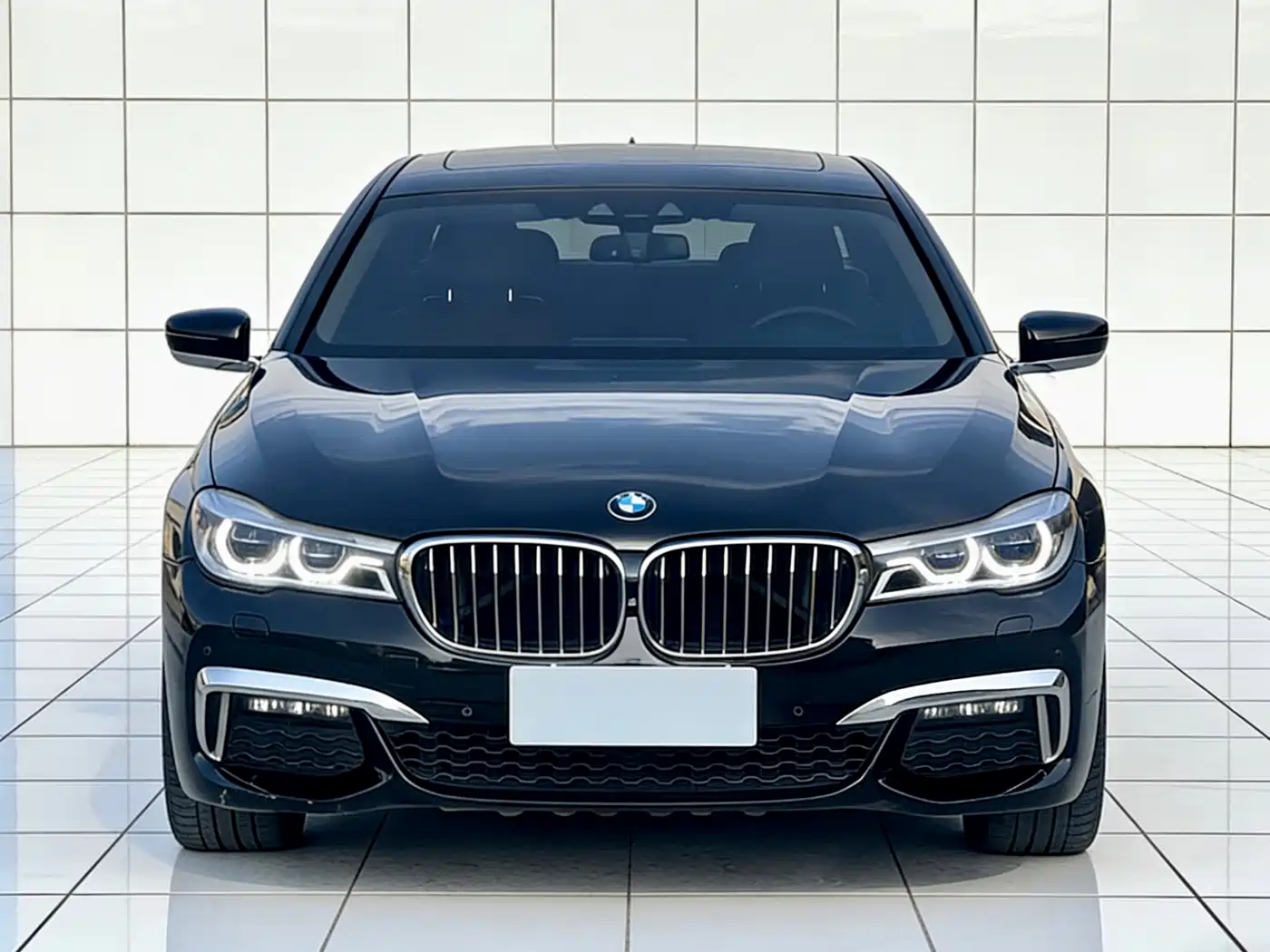 BMW 7 Series 2018 740Li xDrive Premium Type M Sport Package фото 2
