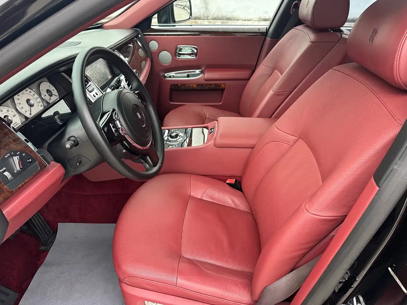 Rolls-Royce Ghost 2010 Model 6.6T Standard фото 15