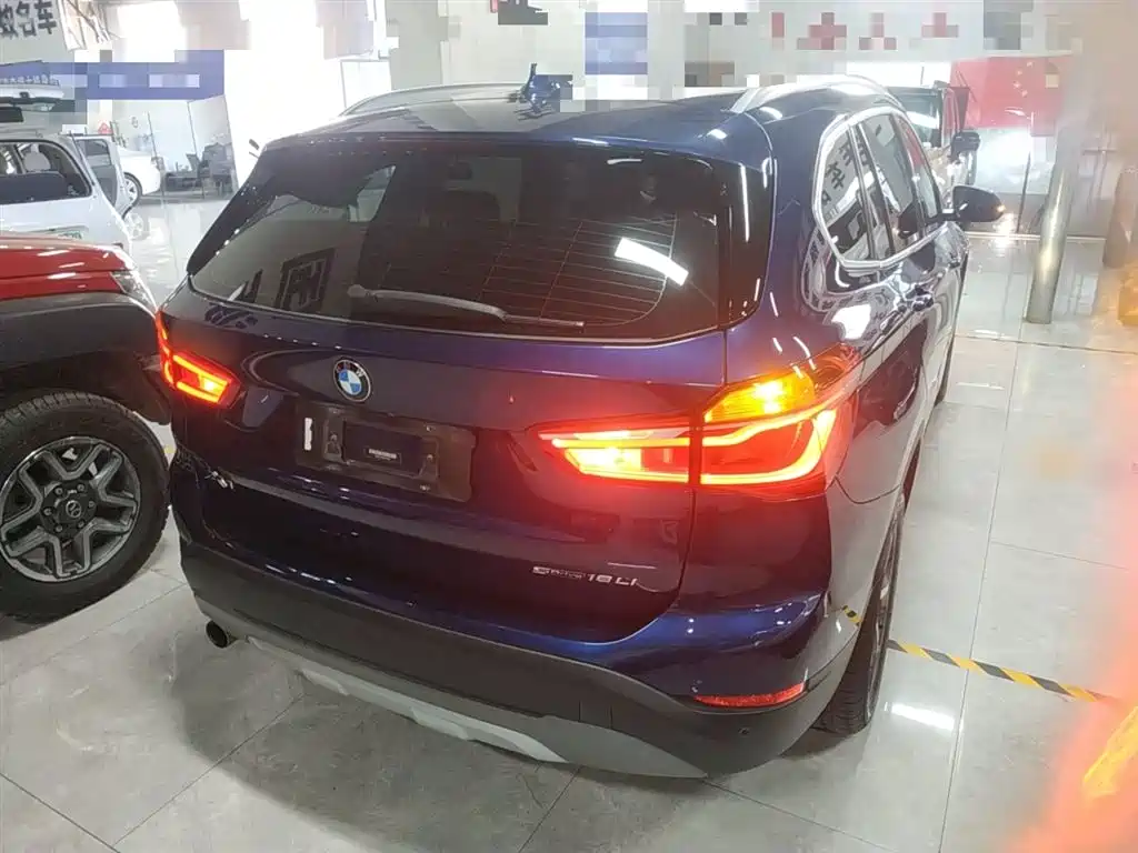 BMW X1 2018 sDrive18Li Premium Model фото 7