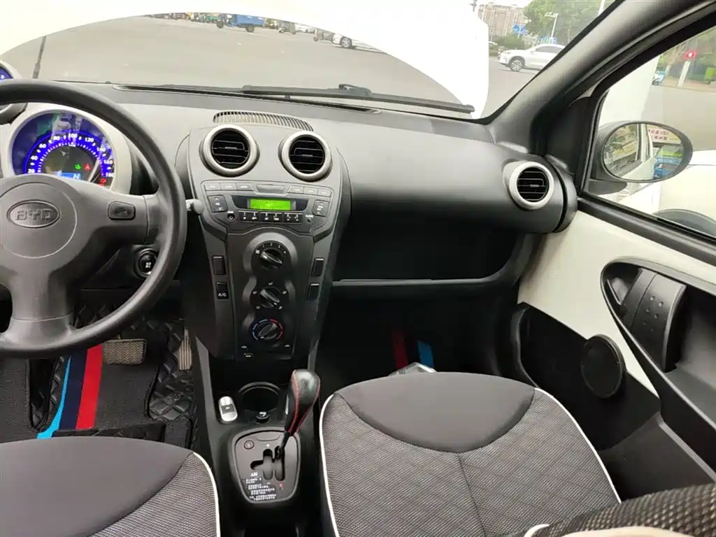 BYD F0 2015 1.0L AMT Xuan Cool Edition фото 13