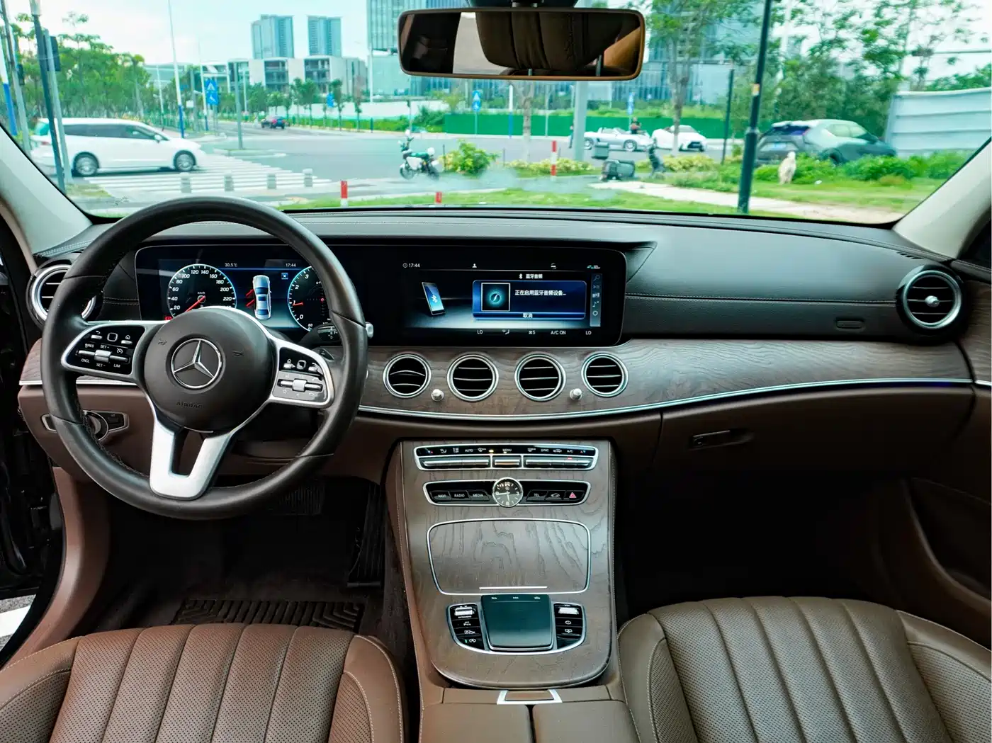 Mercedes-Benz E-Class 2020 Facelift E 300 L Exclusive фото 22