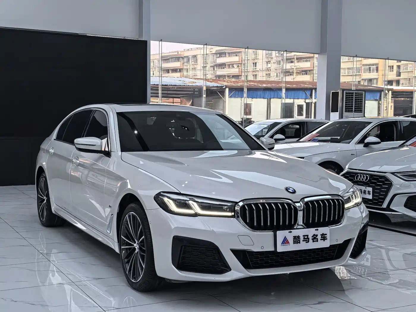 BMW 5 Series 2023 Facelift 530Li Leading M Sport Package фото 3