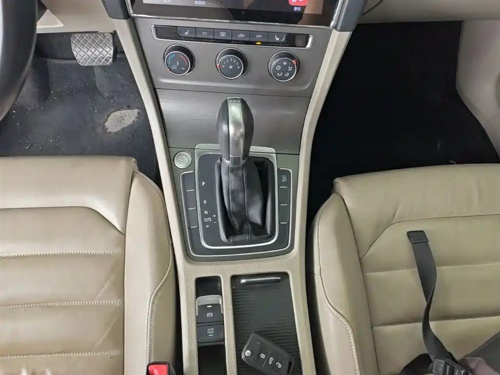 Volkswagen Golf 2015 1.4TSI Automatic Luxury фото 14