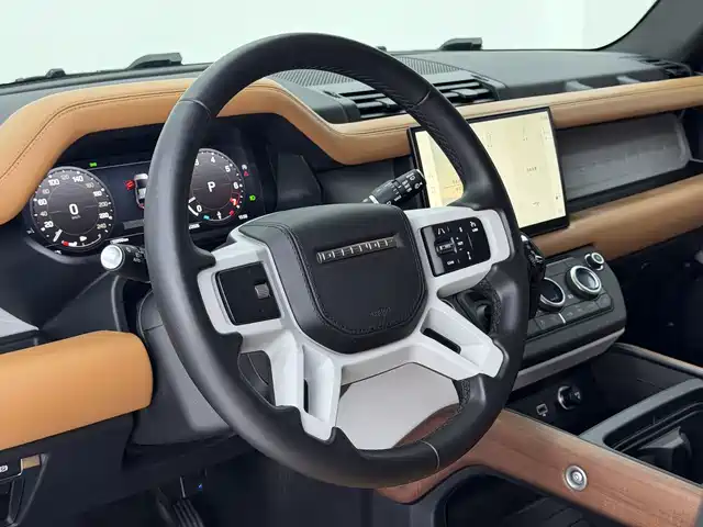 Land Rover Defender 2024 110 3.0T P400 Dark Special Edition — фото 4