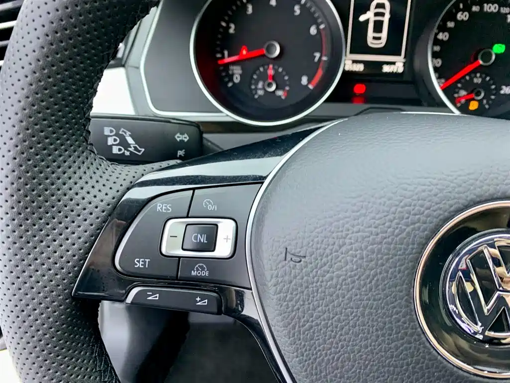 Volkswagen Magotan 2017 330TSI DSG Leading фото 18