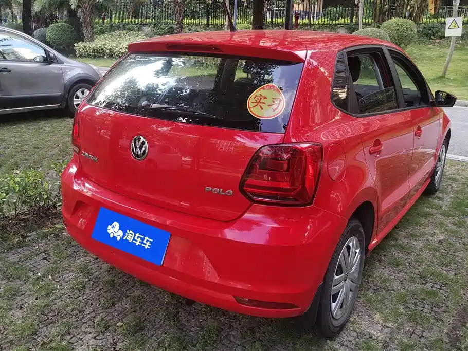 Volkswagen Polo 2014 1.4L Manual Trend Edition фото 3