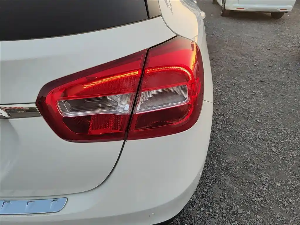 Mercedes-Benz GLA 2016 GLA 200 Dynamic фото 24