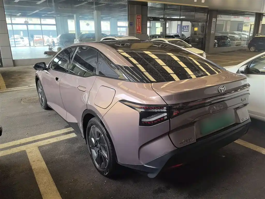 Toyota bZ3 2023 616km Long Range Premium фото 5