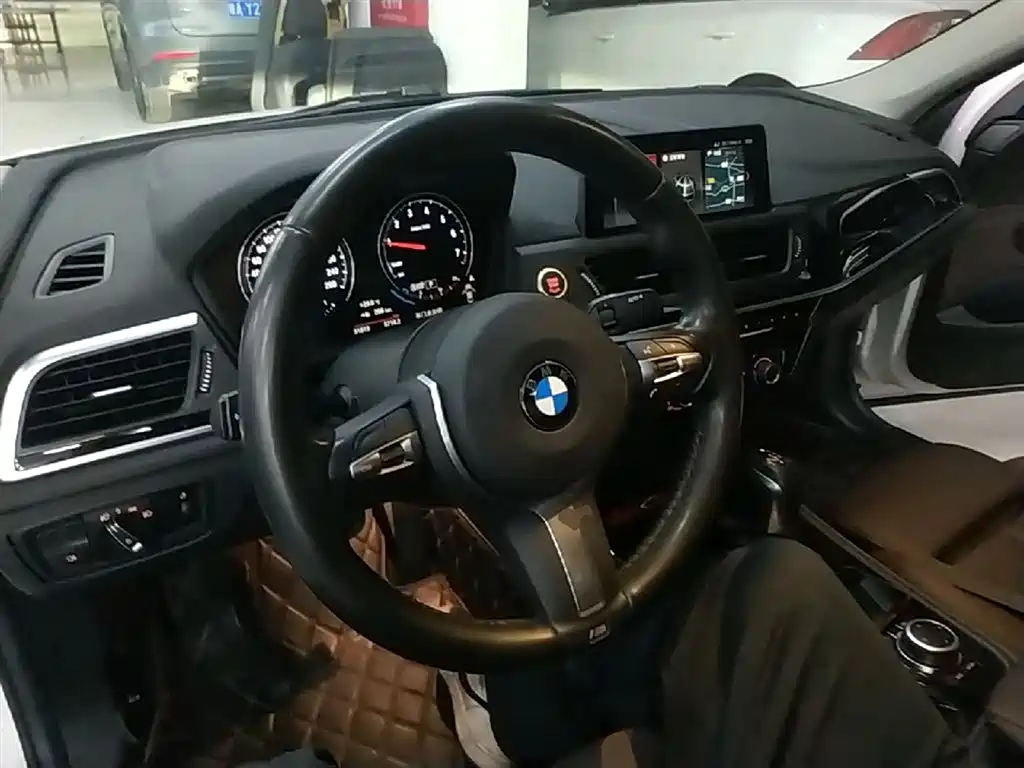 BMW 1 Series 2019 118i M Sport Package фото 10