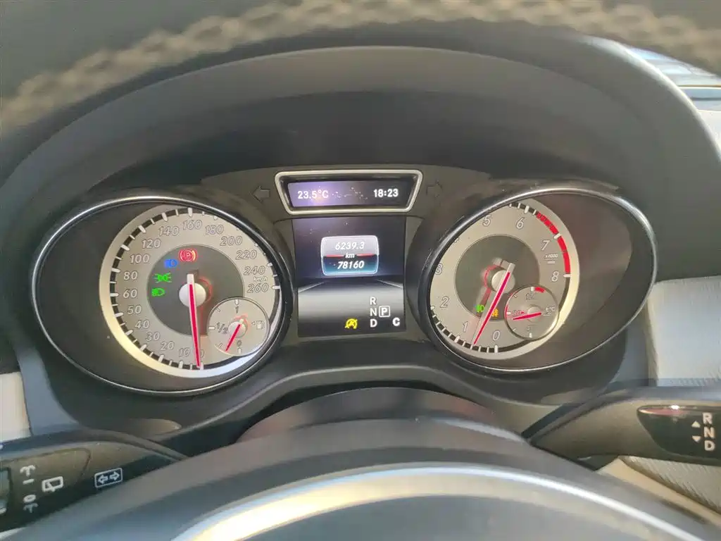 Mercedes-Benz GLA 2016 GLA 200 Dynamic фото 8