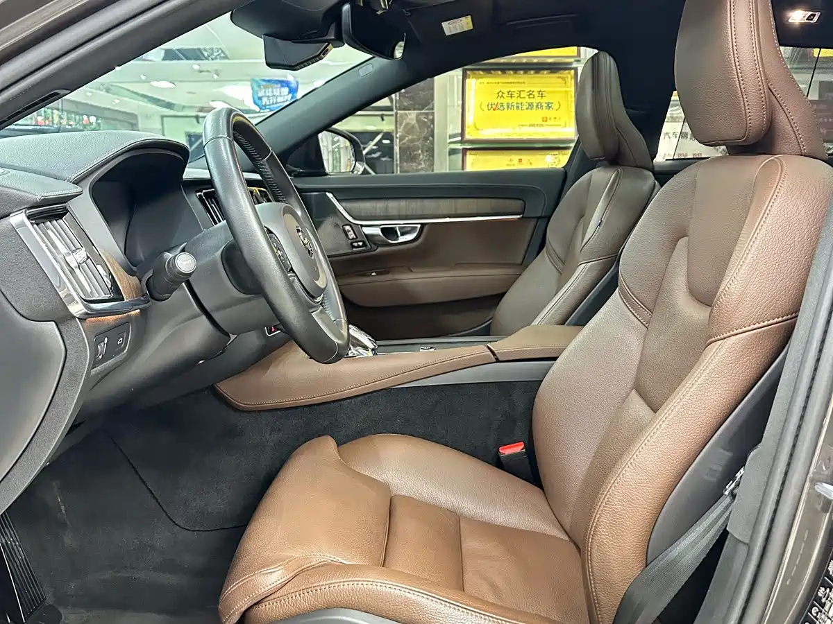 Фото 7 - Volvo S90
