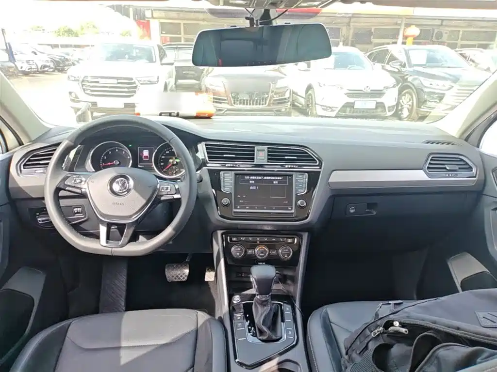 Volkswagen Tiguan L 2017 330TSI Automatic 2WD Luxury Edition фото 10