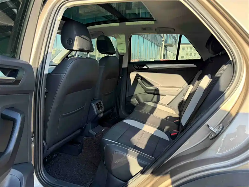 Volkswagen T-ROC 2018 230TSI DSG 2WD Progressive China VI фото 22