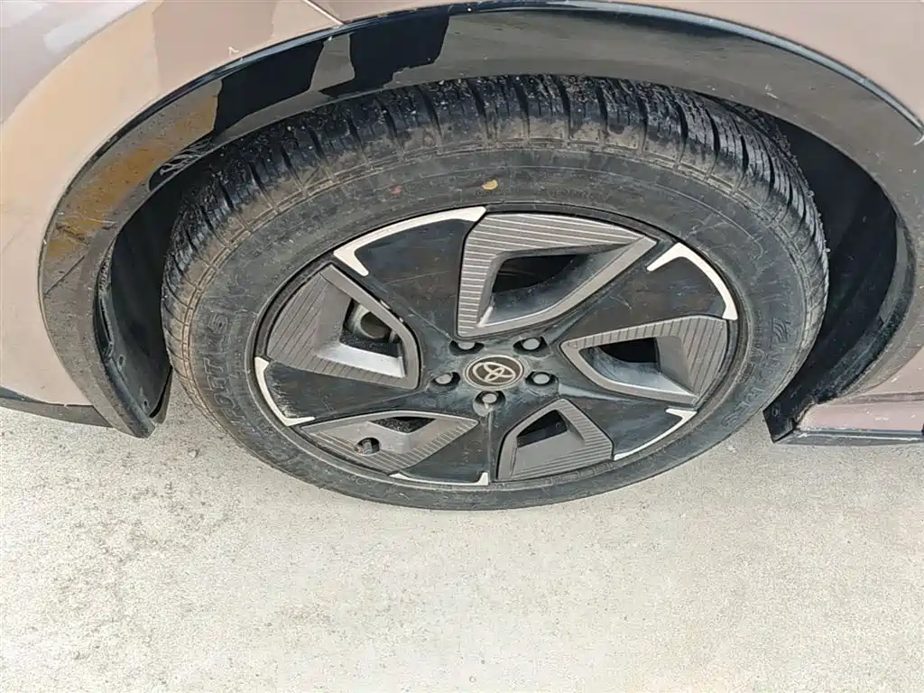 Toyota bZ3 2023 616km Long Range Premium фото 23