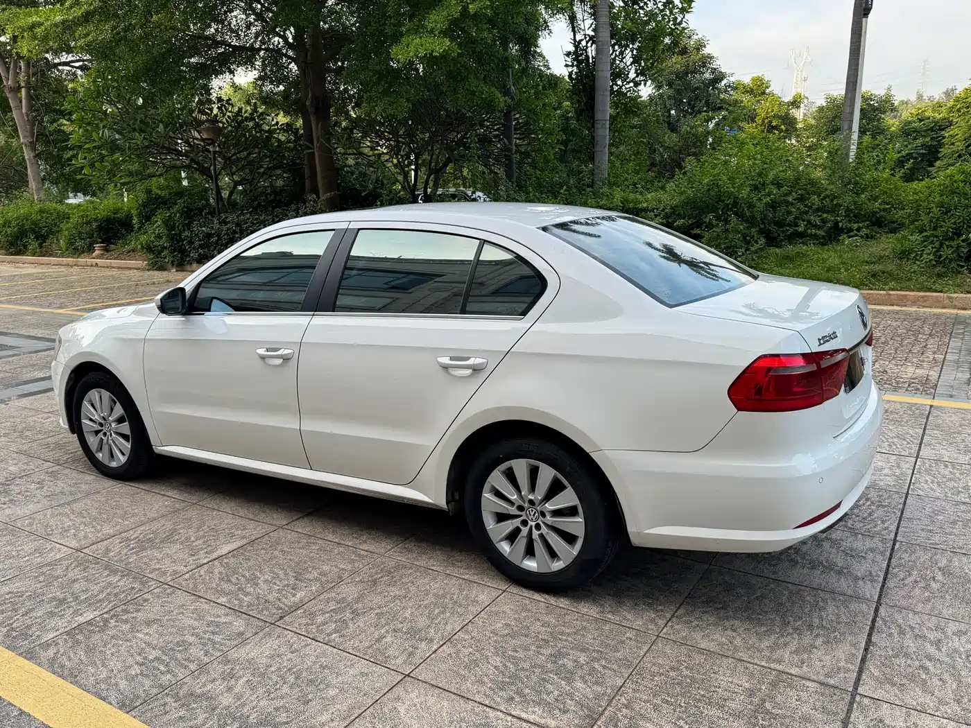 Volkswagen Lavida 2013 Facelift 1.4TSI DSG Comfort фото 7