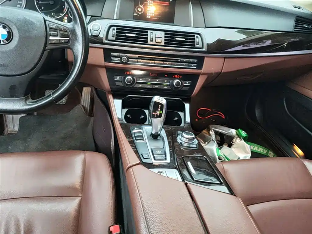 BMW 5 Series 2014 525Li Leading фото 14