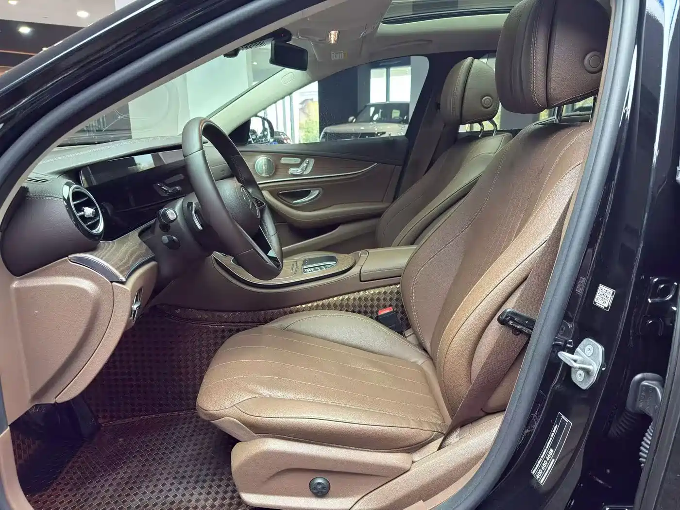 Mercedes-Benz E-Class 2021 E 300 L Luxury фото 6