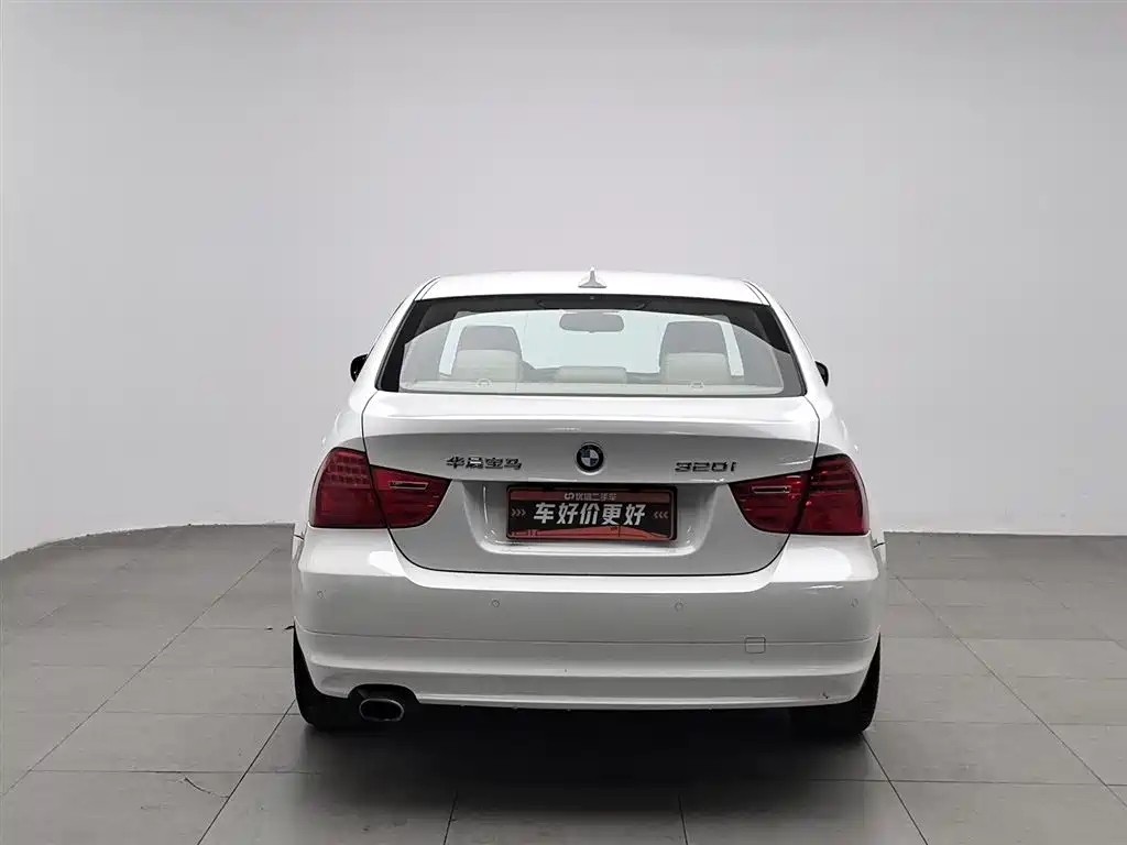 BMW 3 Series 2012 320i Luxury фото 4