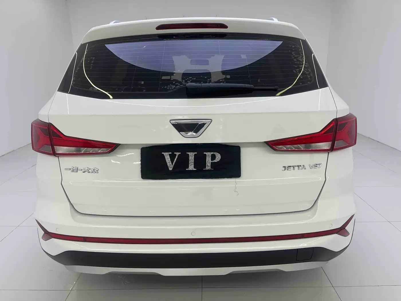 Photo 5 - Jetta VS7