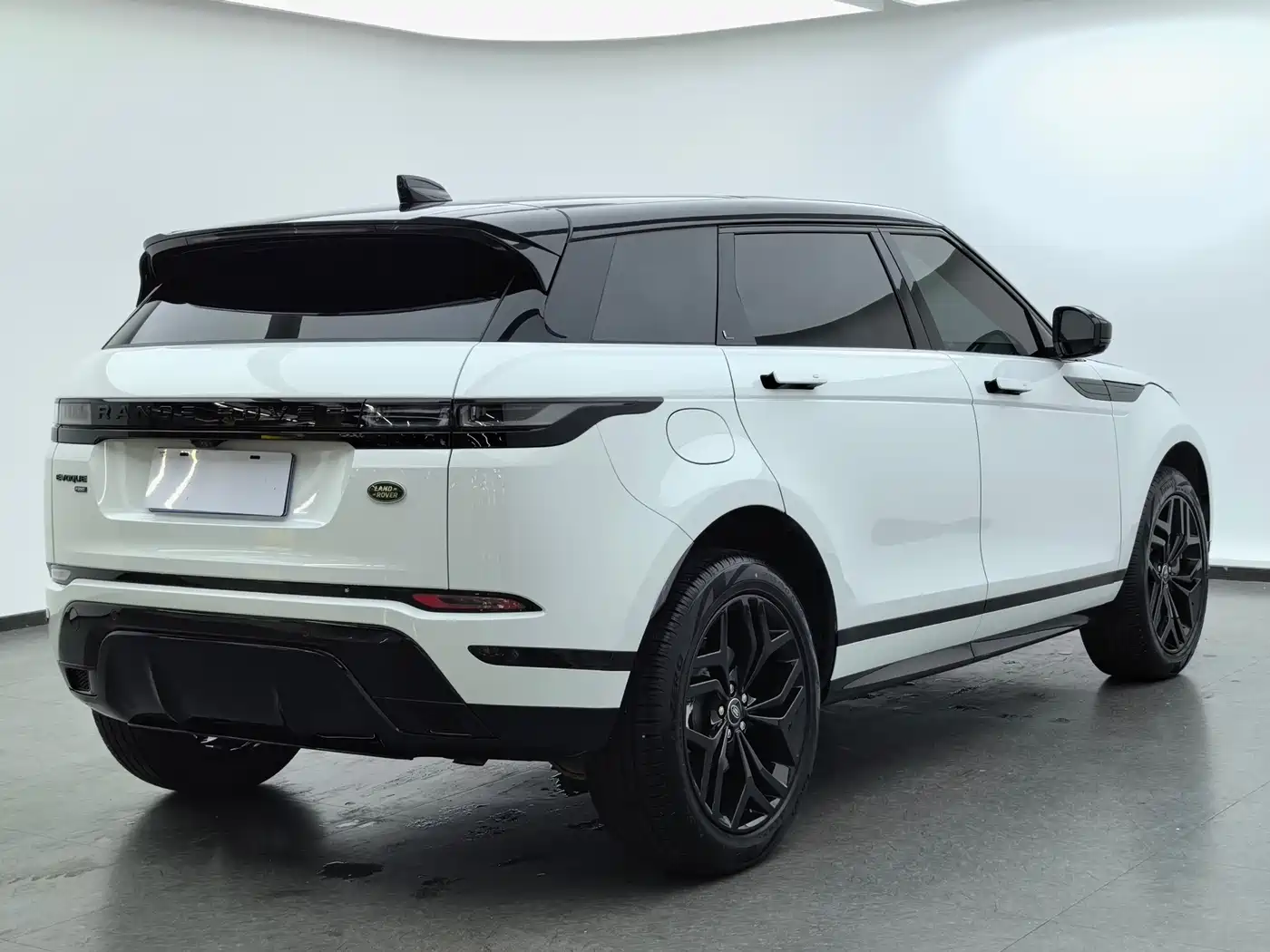 Land Rover Range Rover Evoque 2022 Range Rover Evoque L 249PS R-Dynamic Luxury Edition фото 4