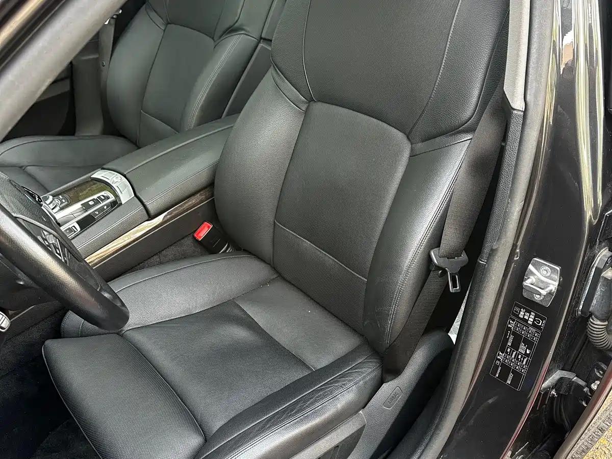 BMW 7 Series 2009 740Li Premium фото 14
