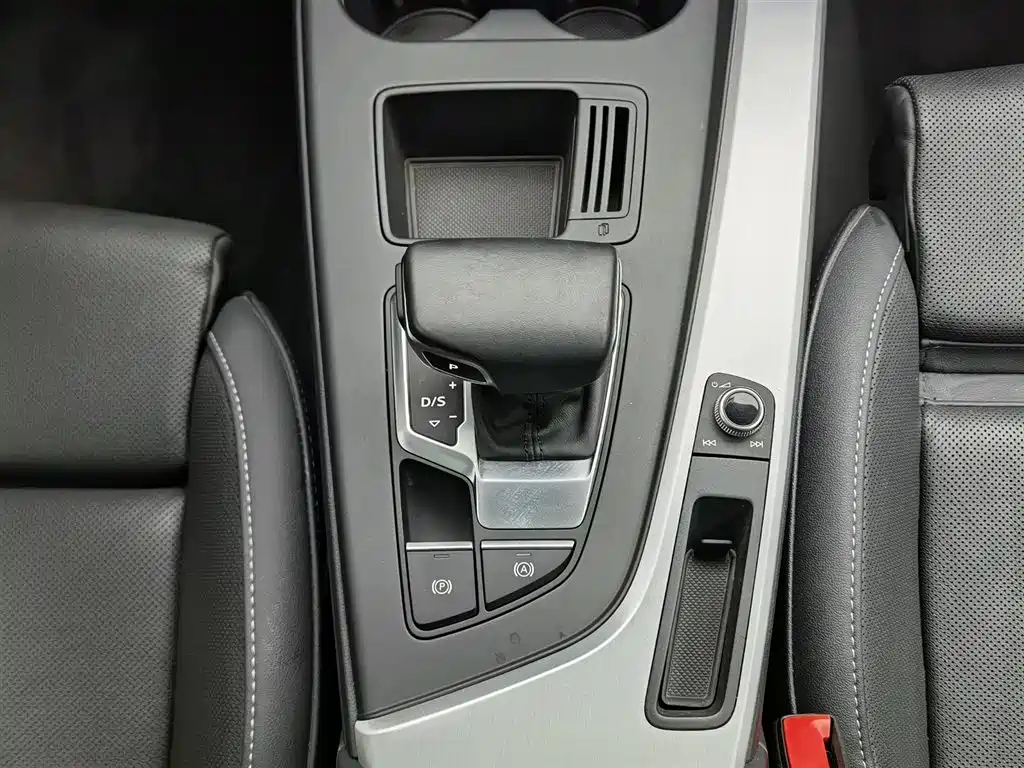 Audi A4L 2020 40 TFSI Fashion Dynamic Edition фото 13