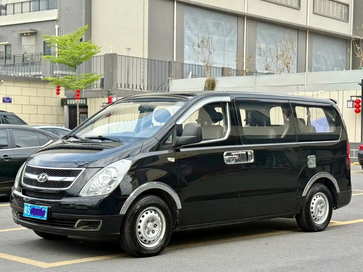 Hyundai H-1 Grand Starex 2011 2.4L Luxury Edition фото 4