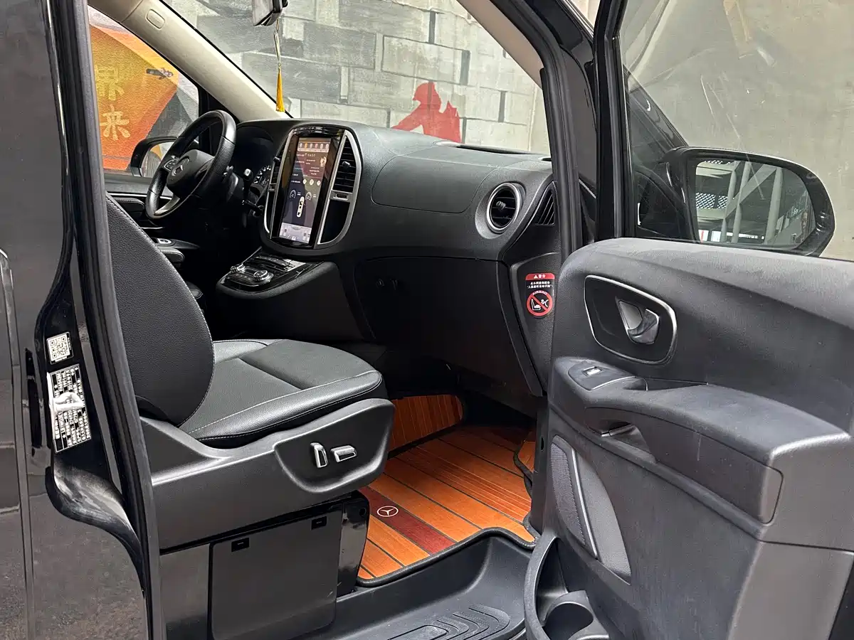 Mercedes-Benz Vito 2018 2.0T Business Edition China VI фото 6