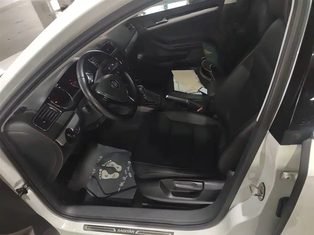 Volkswagen Sagitar 2018 280TSI DSG Spark Edition фото 11