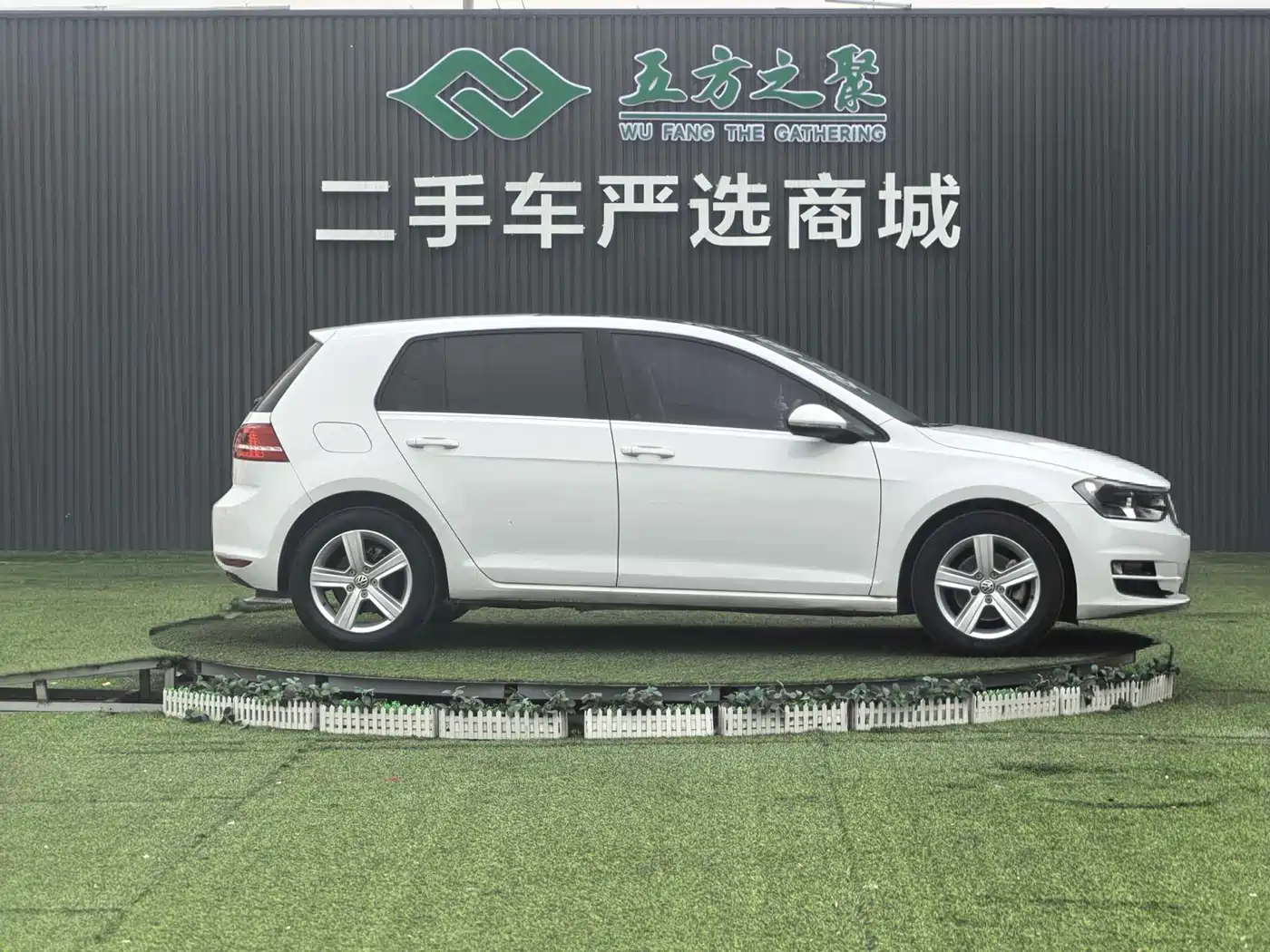 Volkswagen Golf 2014 1.6L Automatic Comfort фото 4