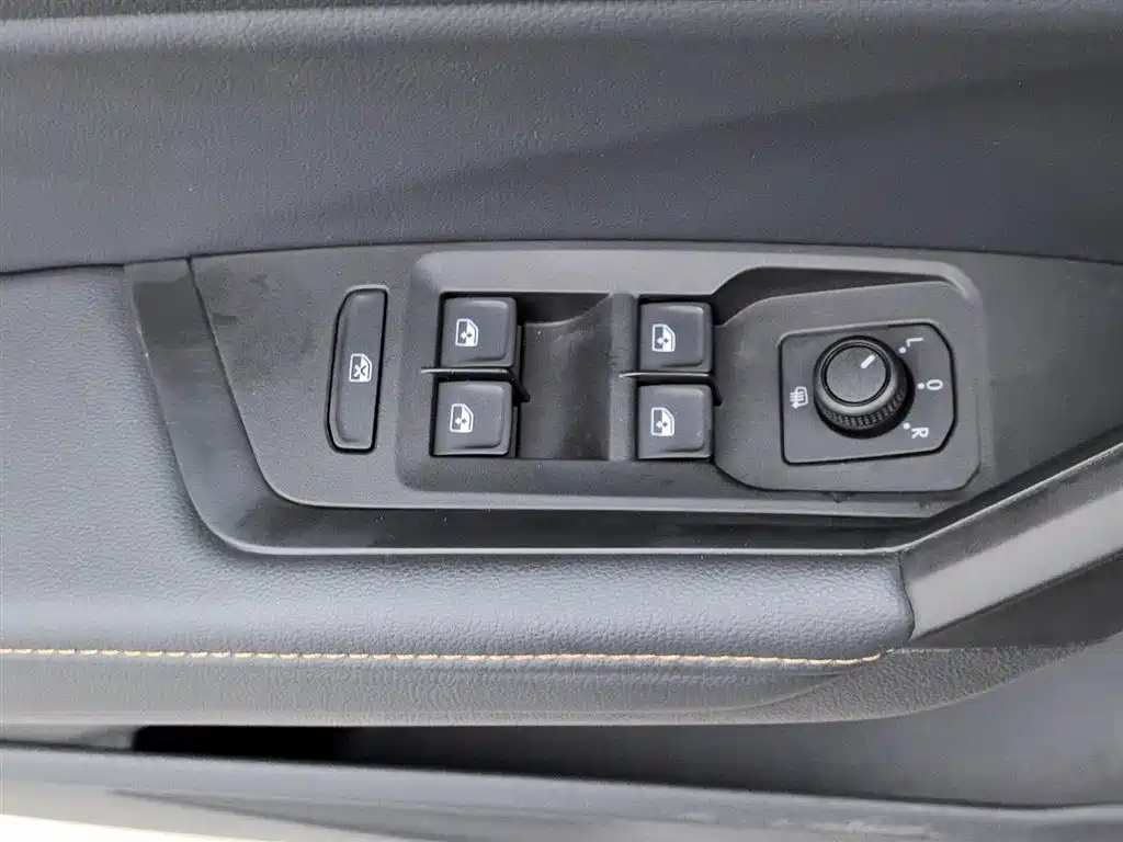 Volkswagen Lavida 2019 1.5L Manual Comfort Edition China VI фото 9