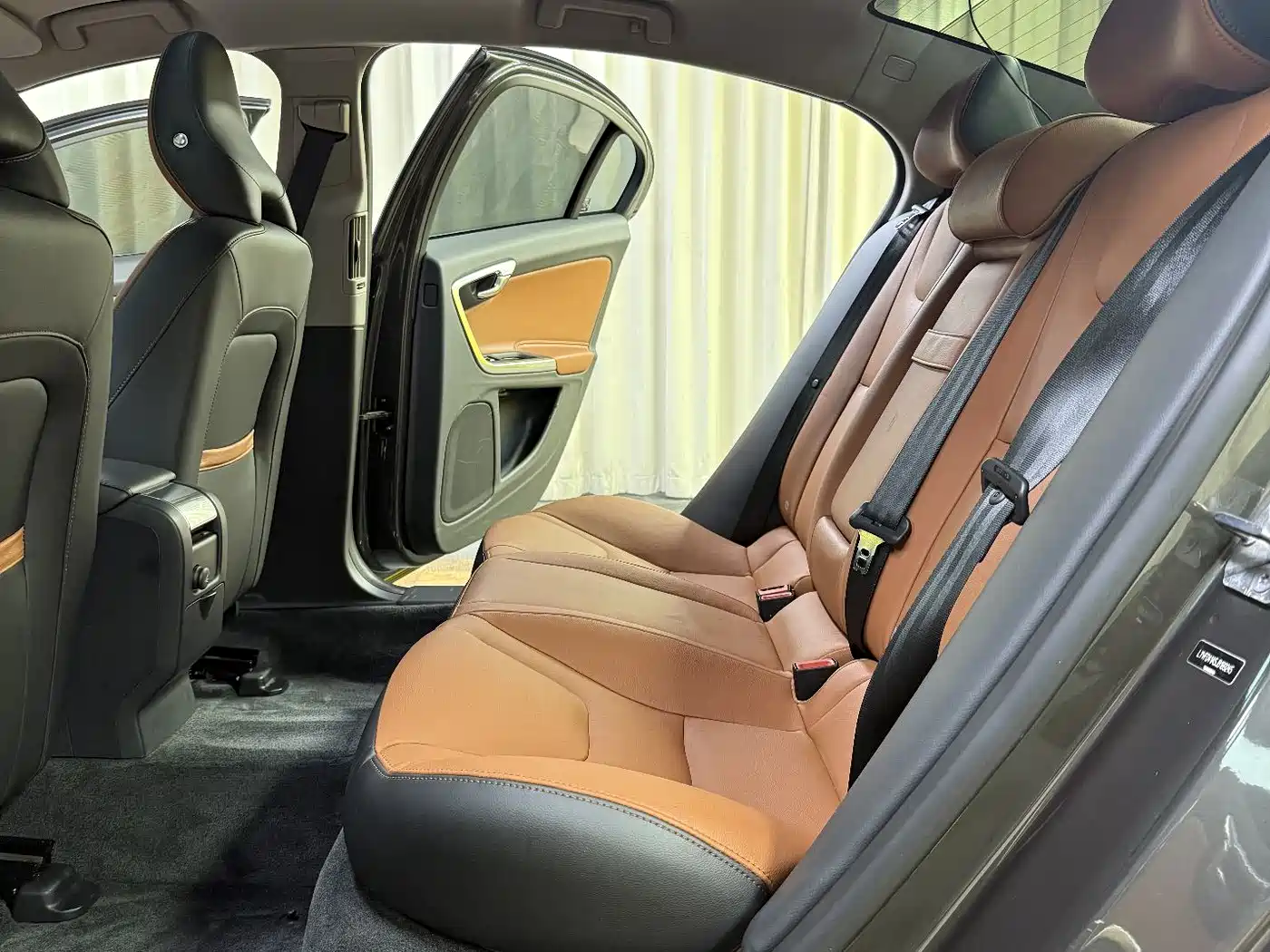 Фото 23 - Volvo S60