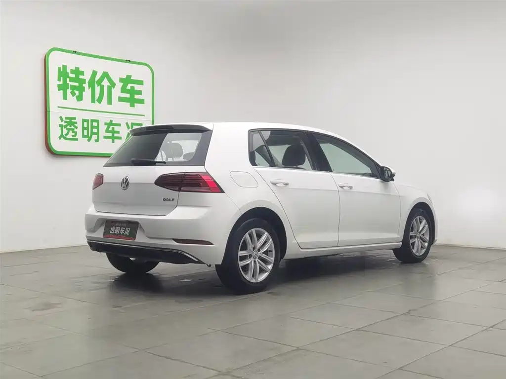 Volkswagen Golf 2018 1.6L Automatic Comfort фото 2