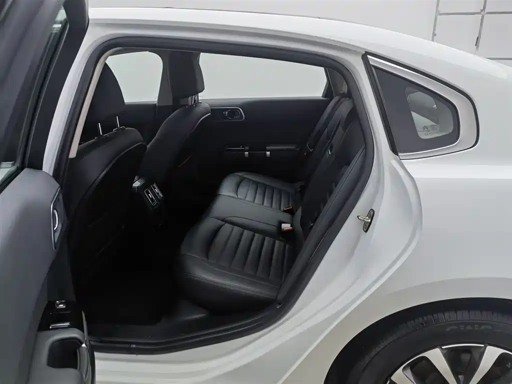 Citroën C6 2021 400THP Comfort Version фото 15