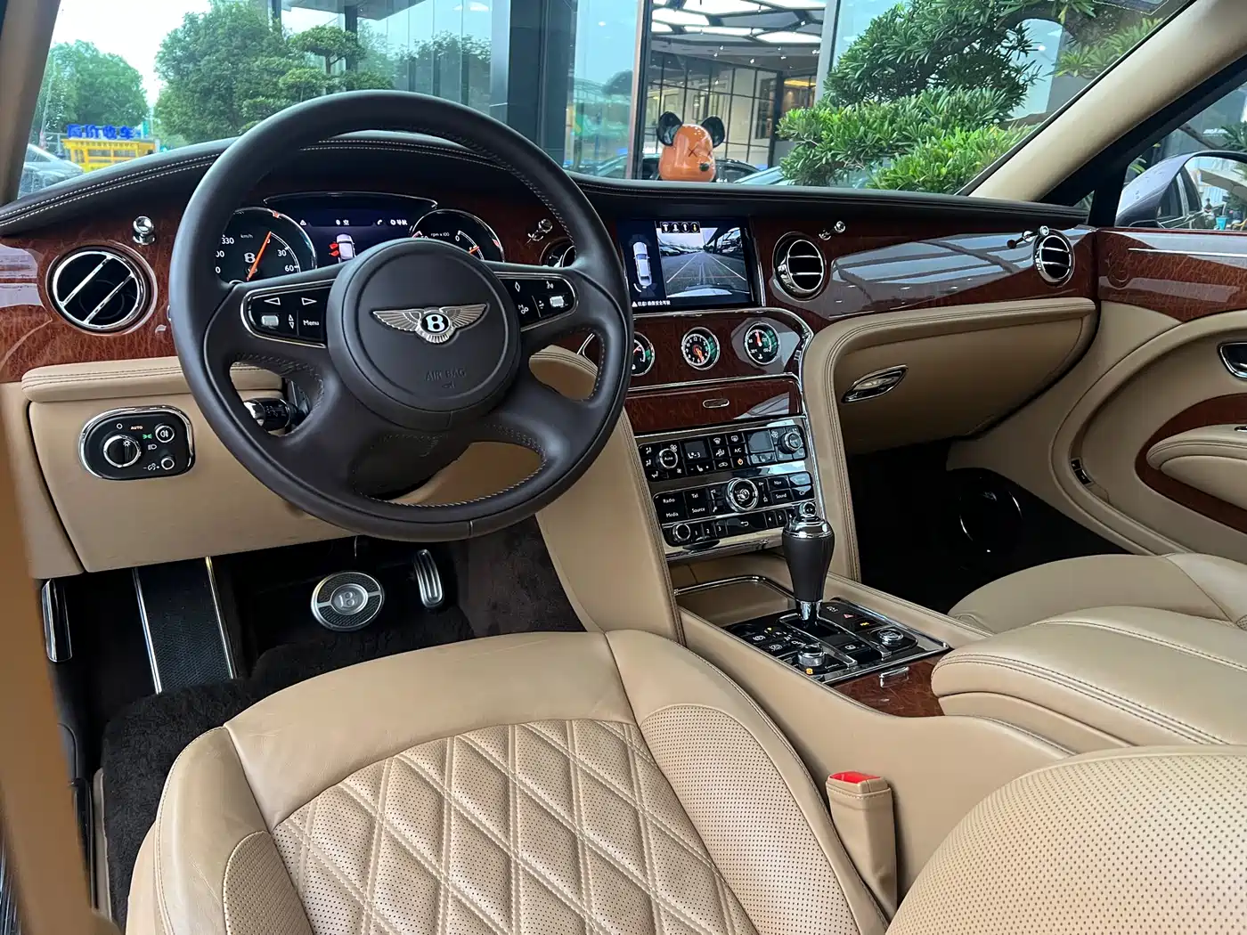 Bentley Mulsanne 2017 6.8T Long Wheelbase фото 8