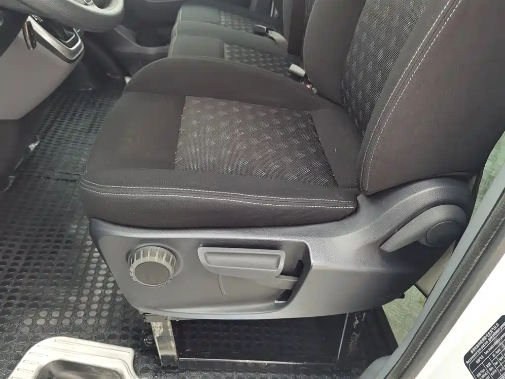 SAIC Maxus Xintu V80 2021 2.0T PLUS AMT Urban Edition Short Wheelbase Ultra-Low Roof 5/6 Seats фото 20