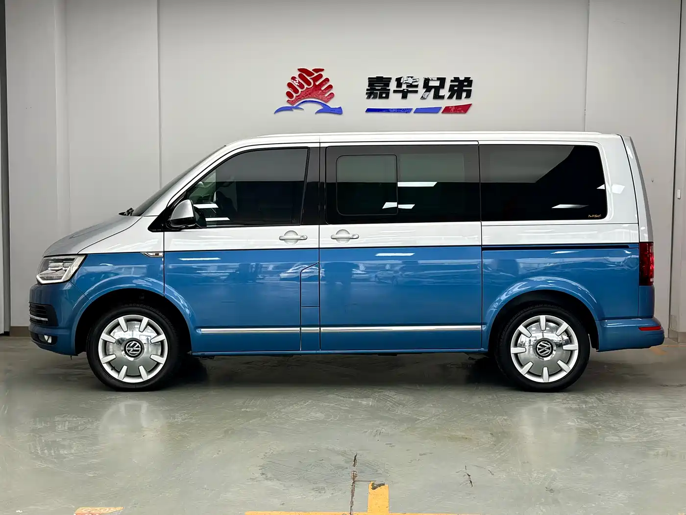 Volkswagen Multivan 2018 2.0TSI 4WD Leisure Edition 7-Seater фото 9