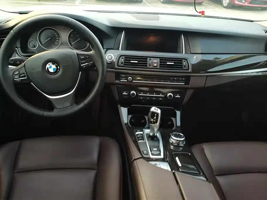 BMW 5 Series 2014 525Li Luxury Design Package фото 12