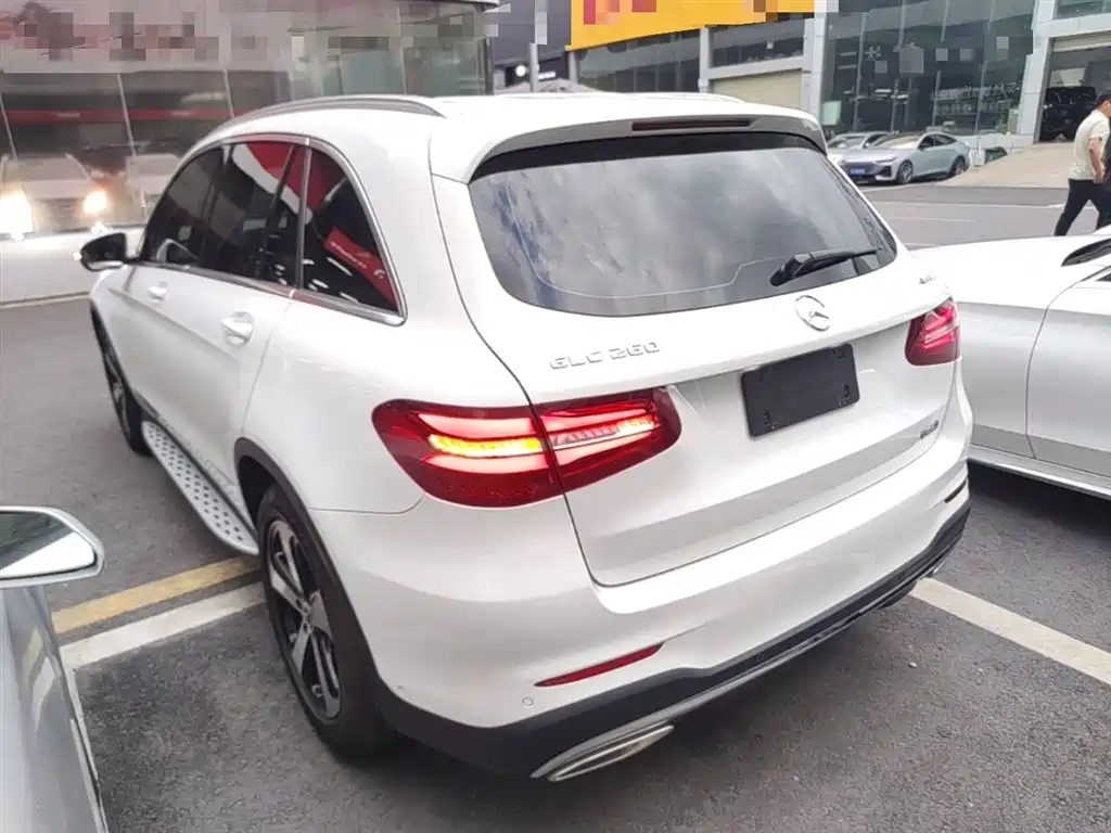 Mercedes-Benz GLC 2018 GLC 260 4MATIC Luxury фото 5