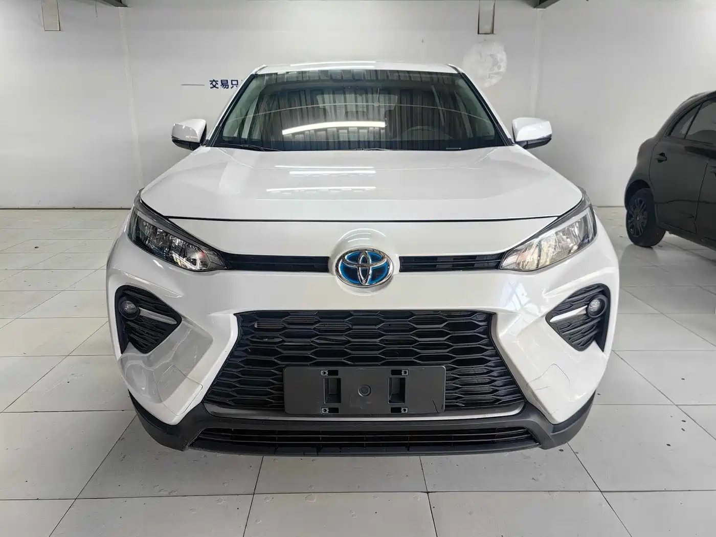 Toyota Wildlander 2022 Hybrid 2.5L E-CVT FWD Leading Edition фото 2