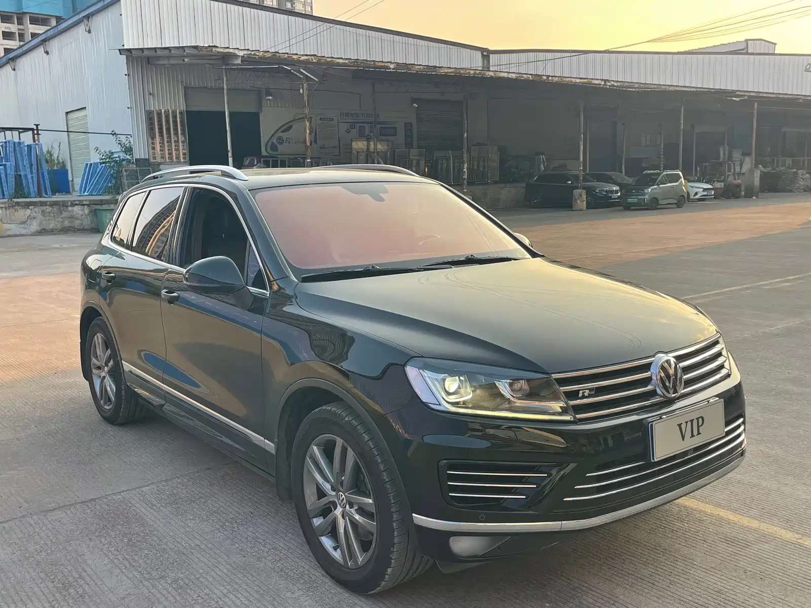 Фото 3 - Volkswagen Touareg
