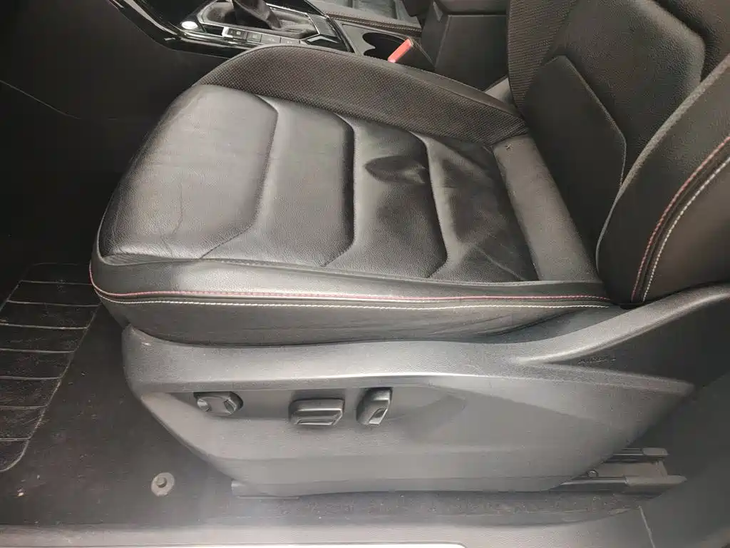 Volkswagen Tayron 2019 330TSI 2WD Luxury China VI фото 20