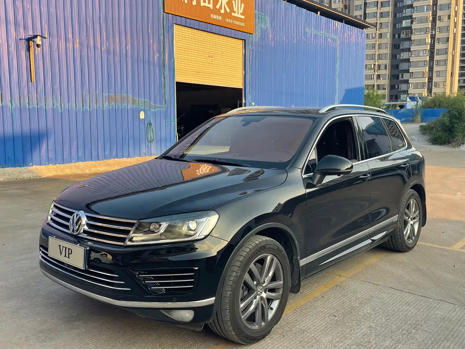 Фото 1 - Volkswagen Touareg