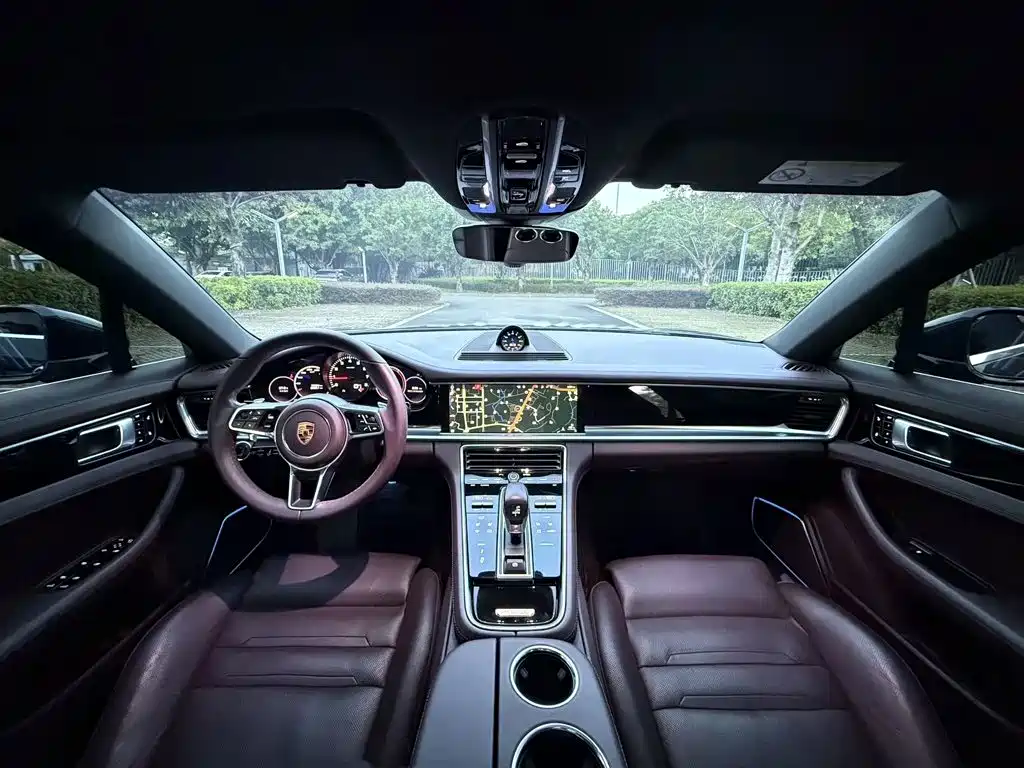 Фото 7 - Porsche Panamera