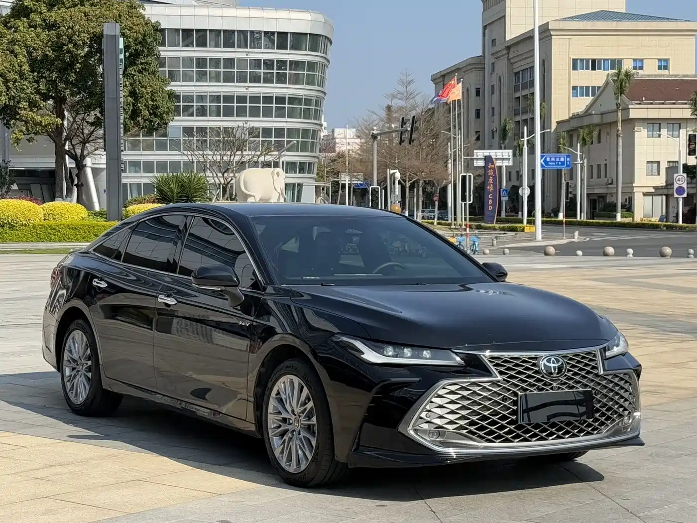 Toyota Avalon 2024 Model Hybrid 2.5L XLE Prestige Edition фото 3