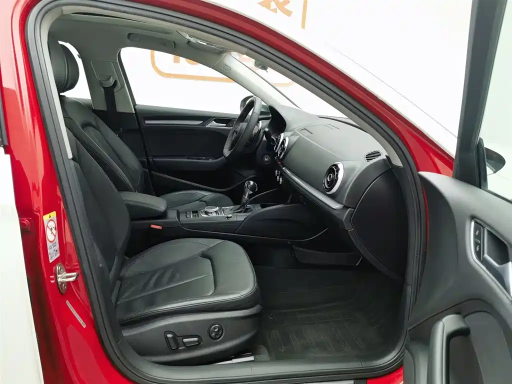 Audi A3 (Import) 2015 Limousine 45 TFSI S line Luxury фото 23