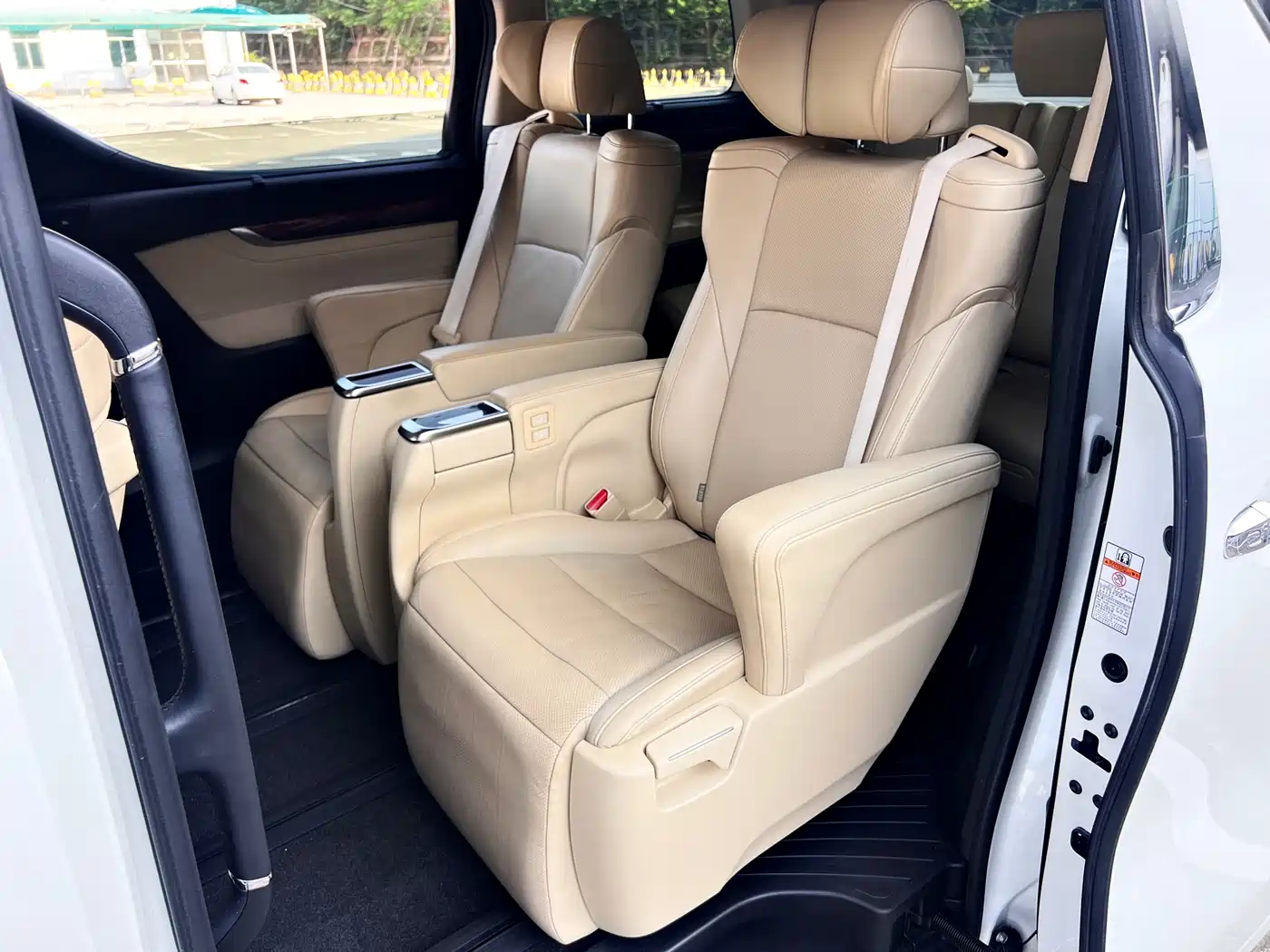 Toyota Alphard 2015 3.5L Luxury Edition фото 12