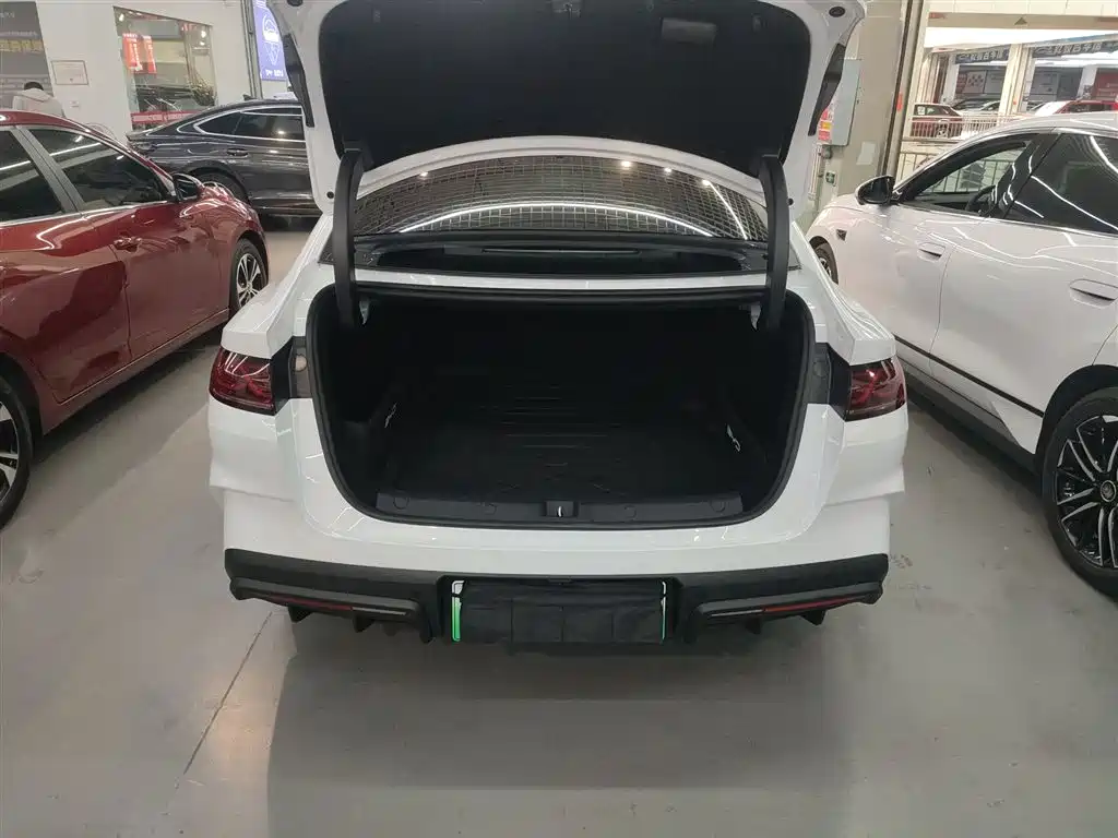 BYD Qin L 2025 DM-i Smart Drive Edition 80KM Leading фото 19