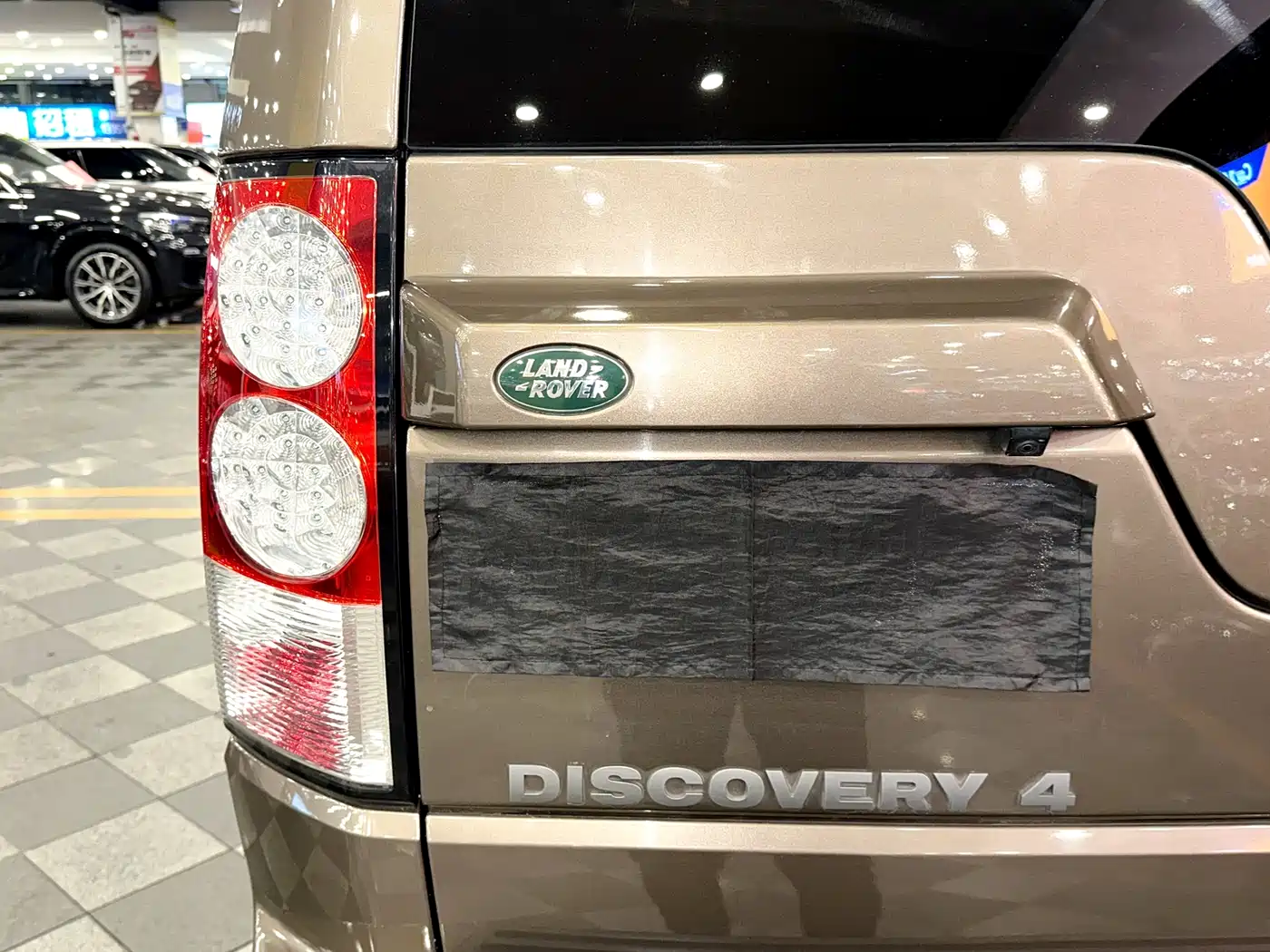 Land Rover Discovery 2011 4.0 V6 HSE фото 12